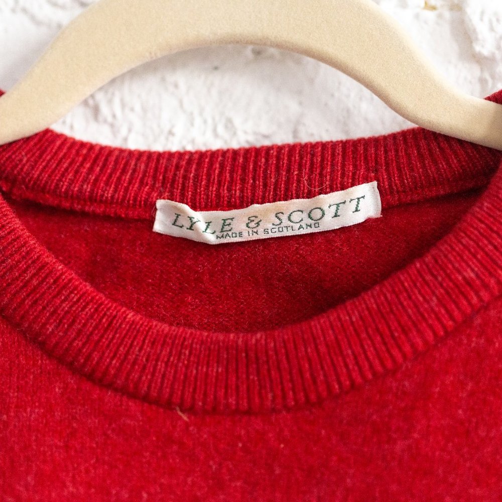 Red Lyle & Scott men's wool sweater, size M - Picture 3 of 3